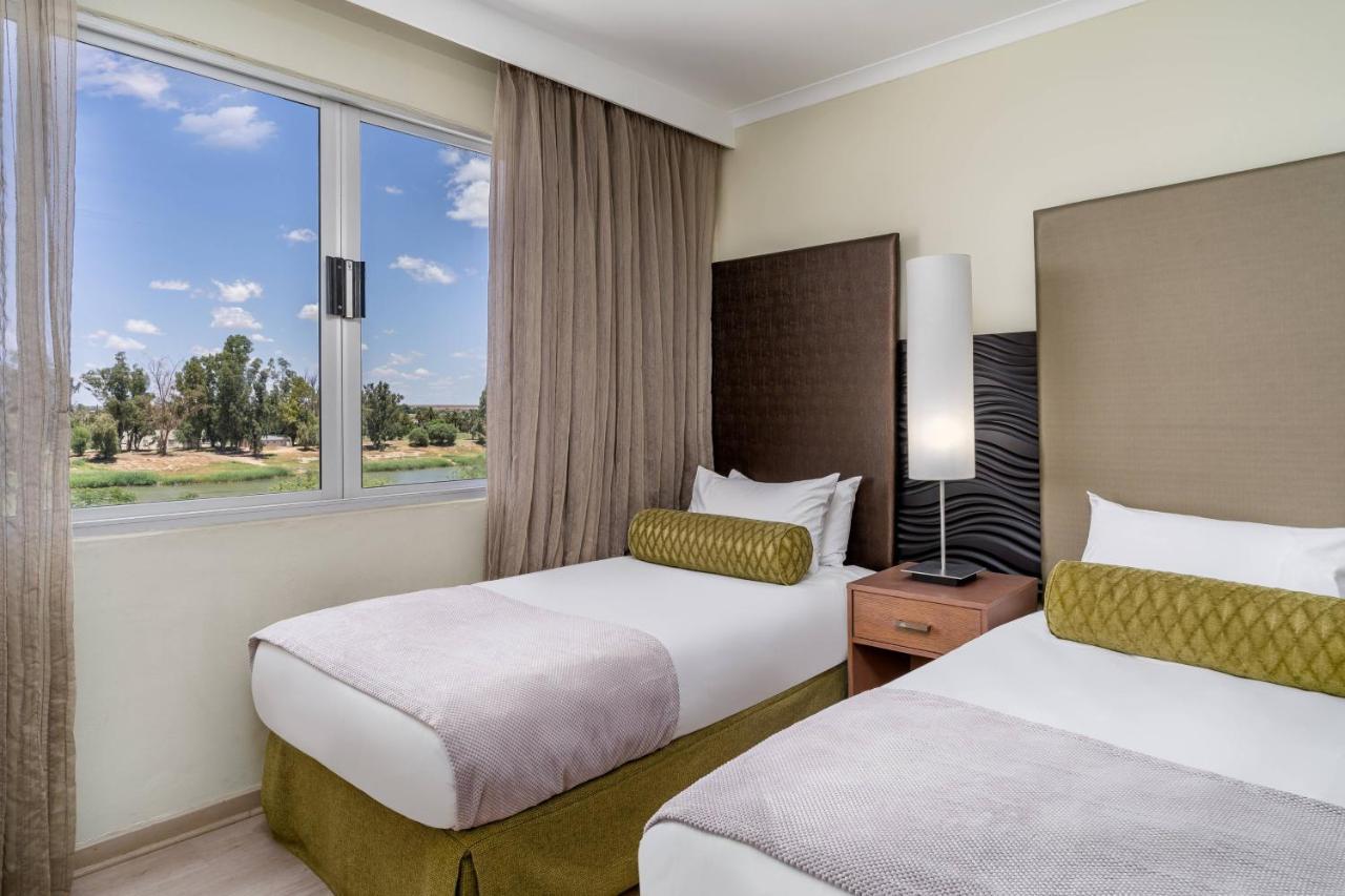 Protea Hotel By Marriott Upington Extérieur photo