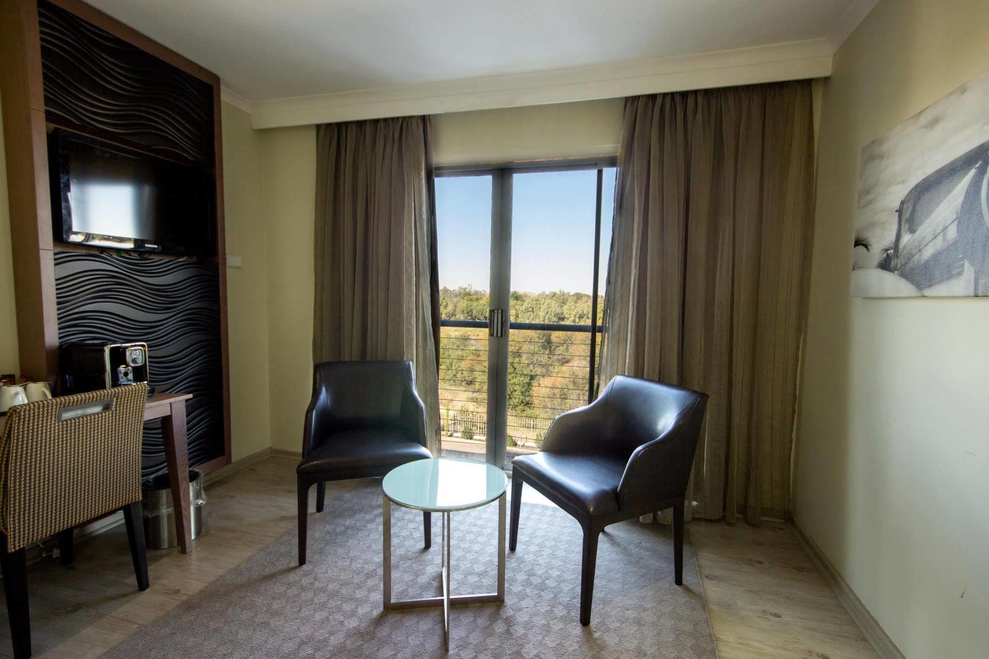 Protea Hotel By Marriott Upington Extérieur photo