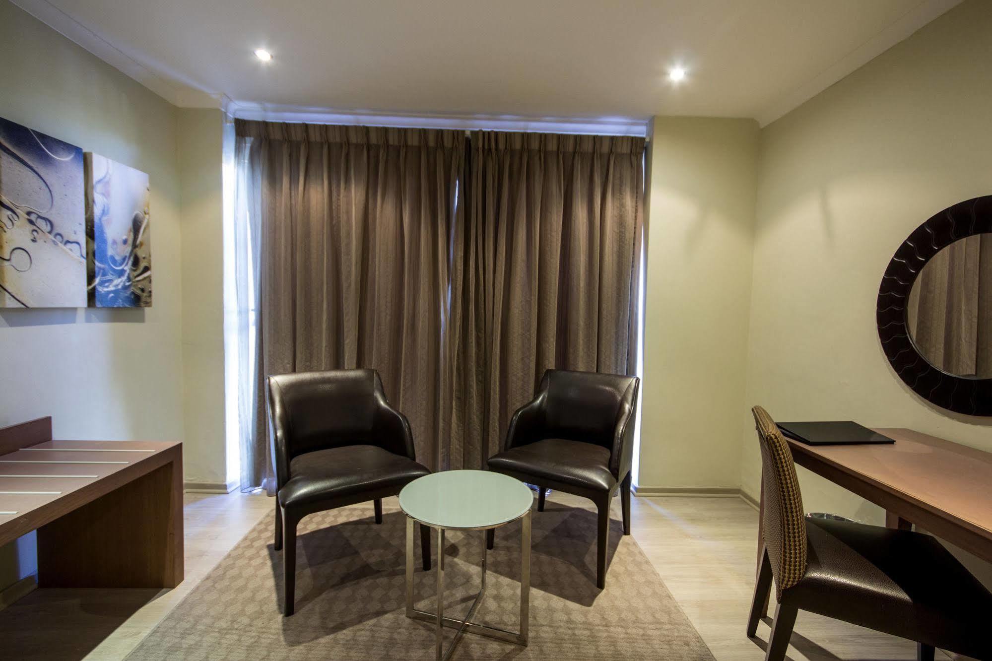 Protea Hotel By Marriott Upington Extérieur photo